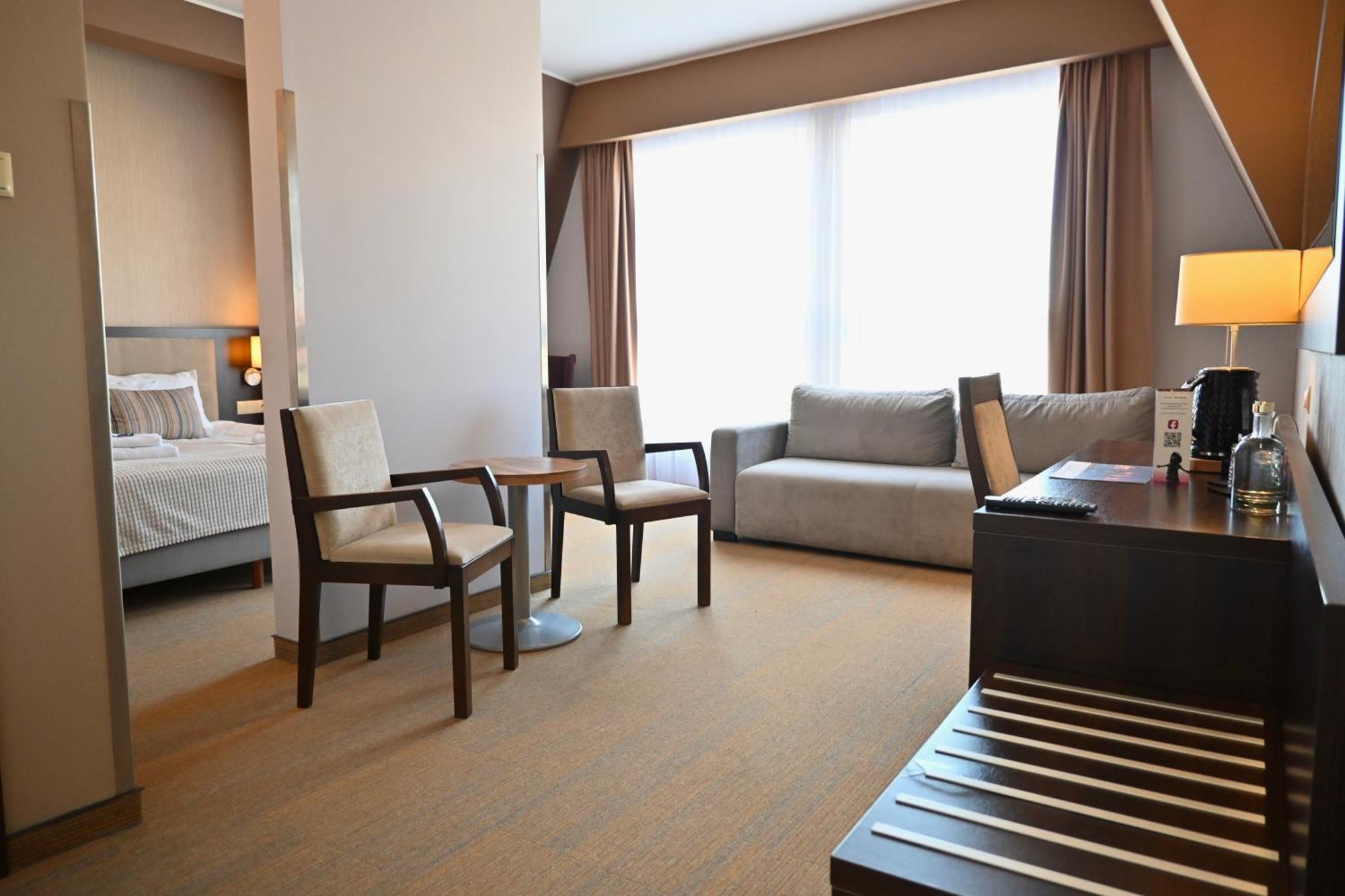 Hotel Centrum Мальборк Экстерьер фото