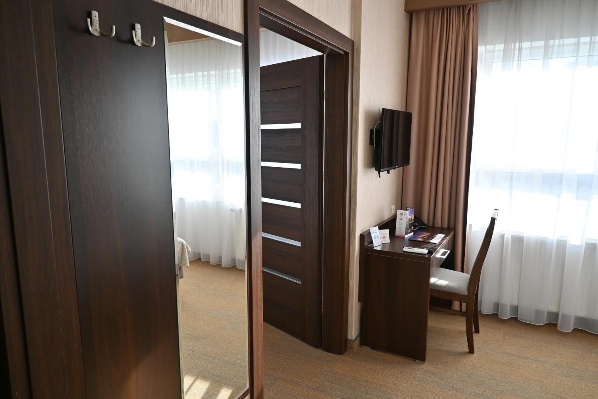 Hotel Centrum Мальборк Экстерьер фото