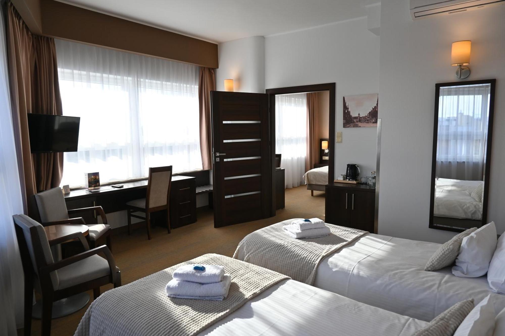 Hotel Centrum Мальборк Экстерьер фото